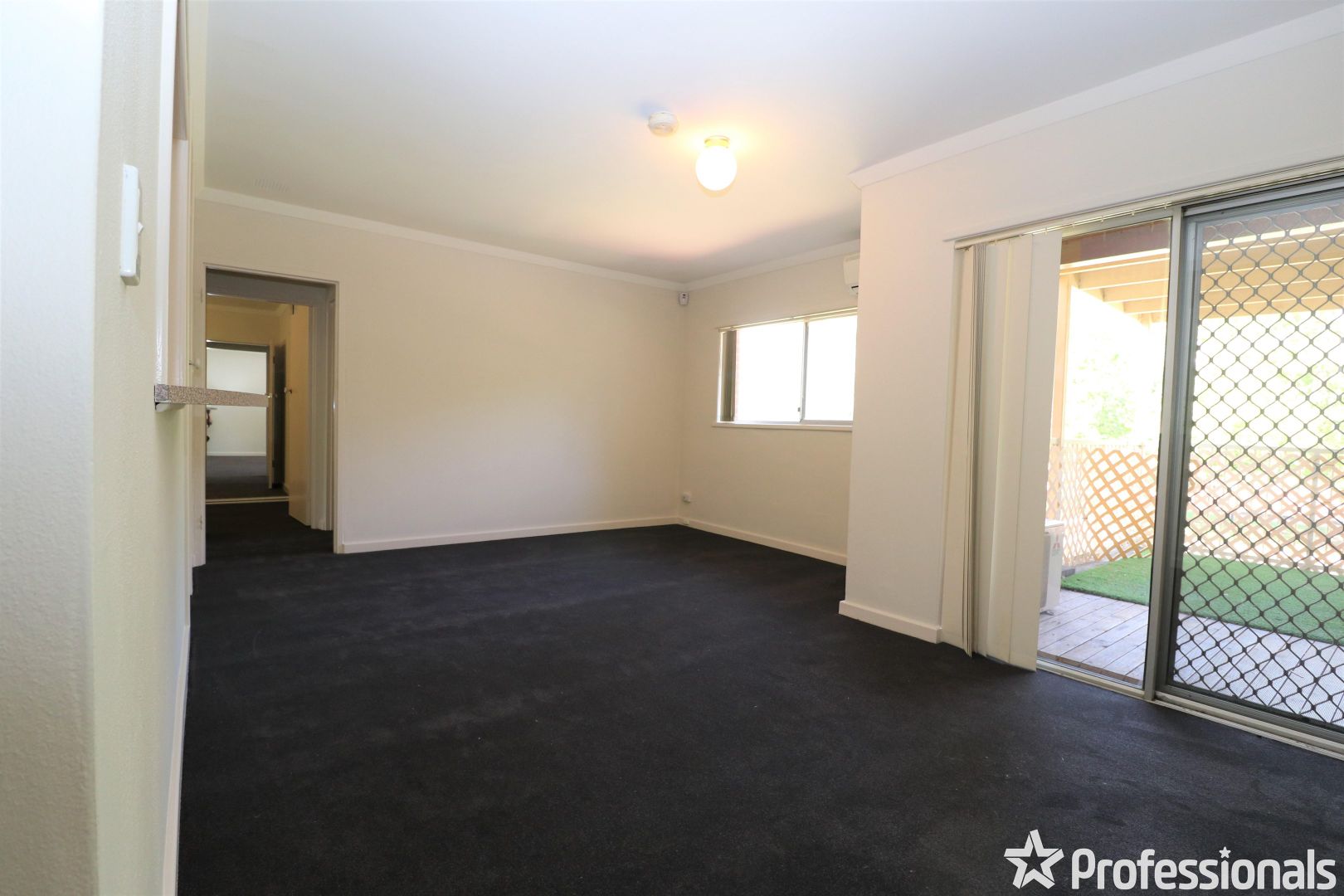 15/2 Benjamin St, Armadale WA 6112, Image 2