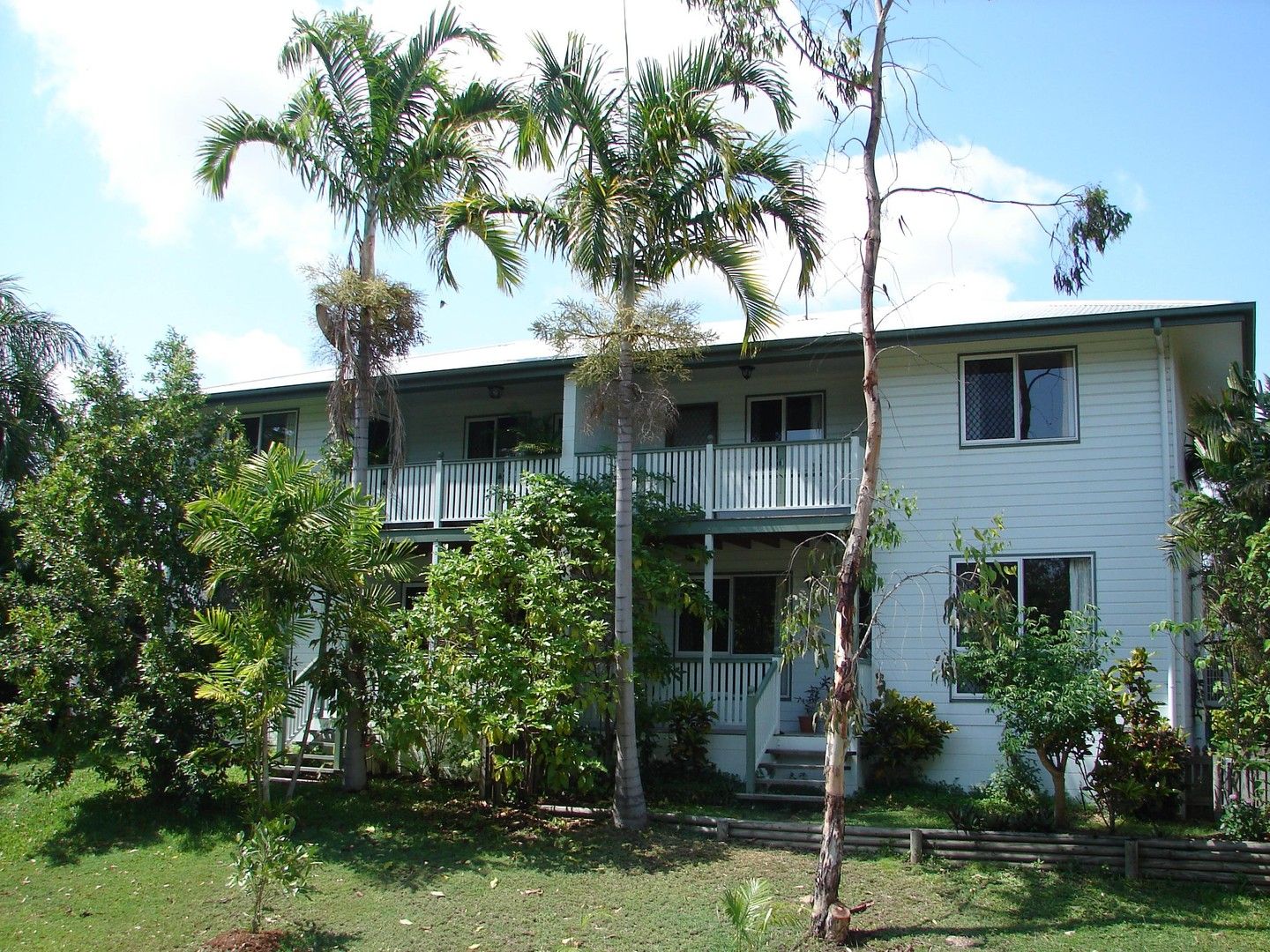 3 bedrooms Townhouse in A/25 Cheyne Street PIMLICO QLD, 4812