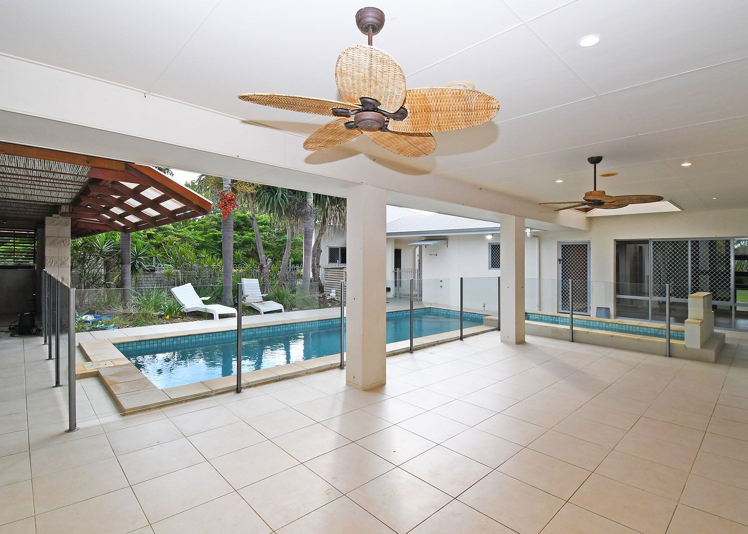 33 Ocean Park Drive, Dundowran Beach QLD 4655, Image 1