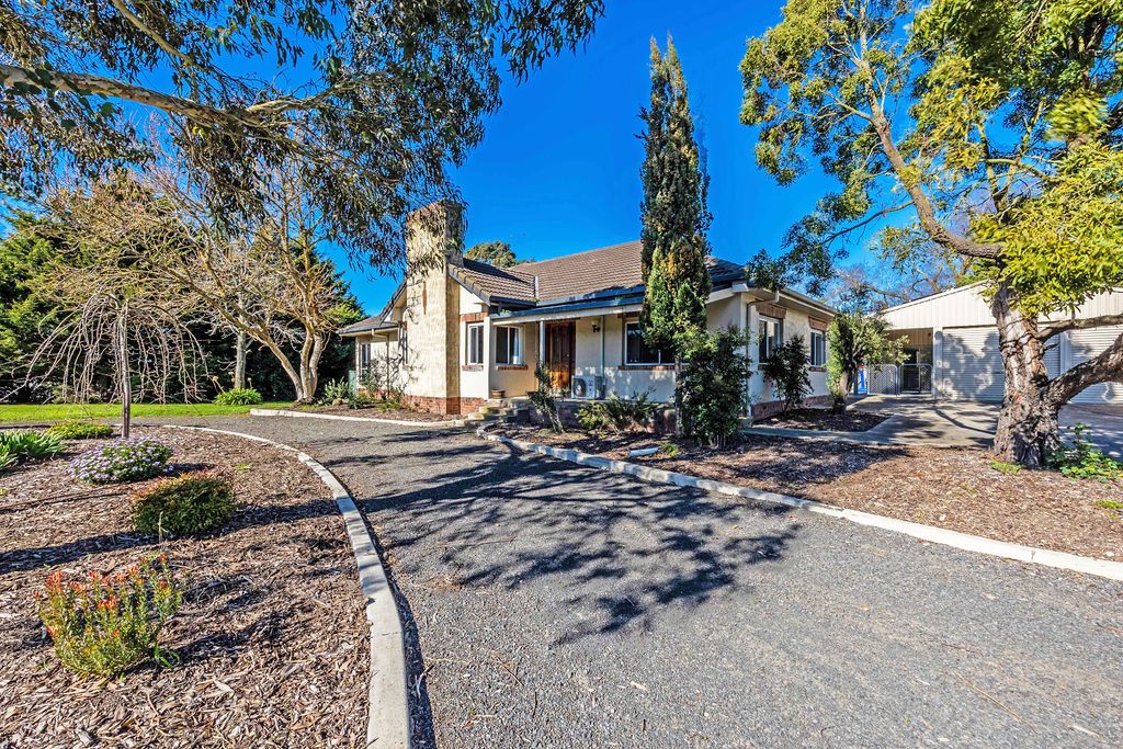 5 bedrooms House in 439 Glenelg Highway SMYTHES CREEK VIC, 3351