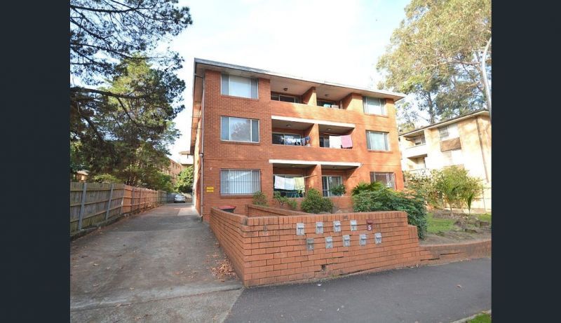 2 bedrooms Apartment / Unit / Flat in 2/6 Galloway Street NORTH PARRAMATTA NSW, 2151