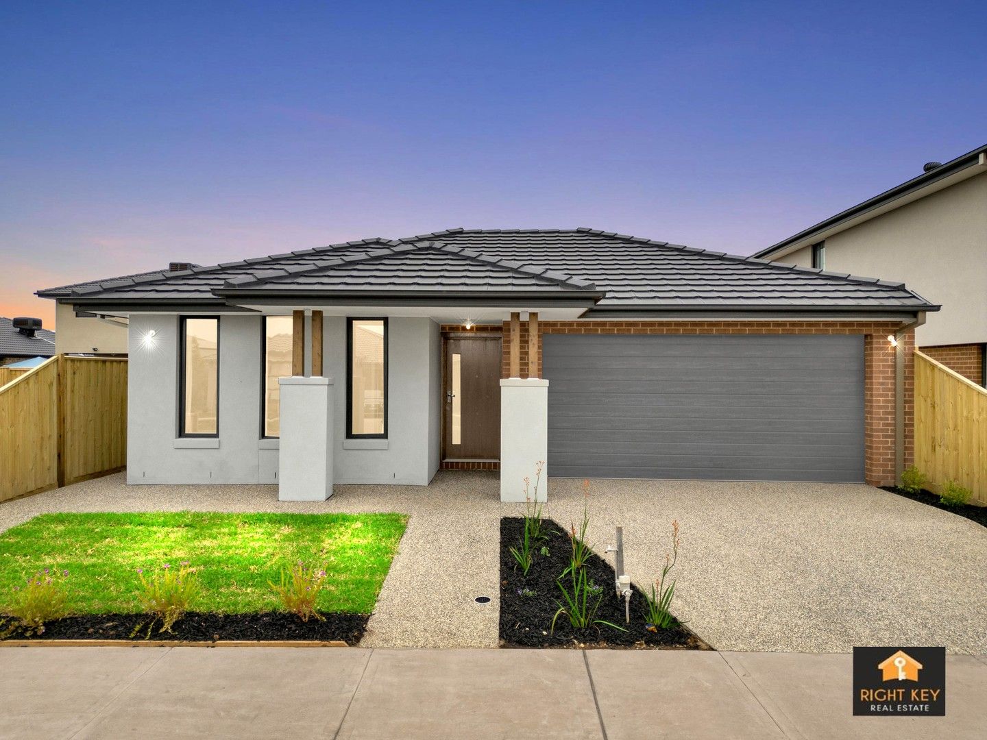 3 bedrooms House in 19 Petunia Way FRASER RISE VIC, 3336