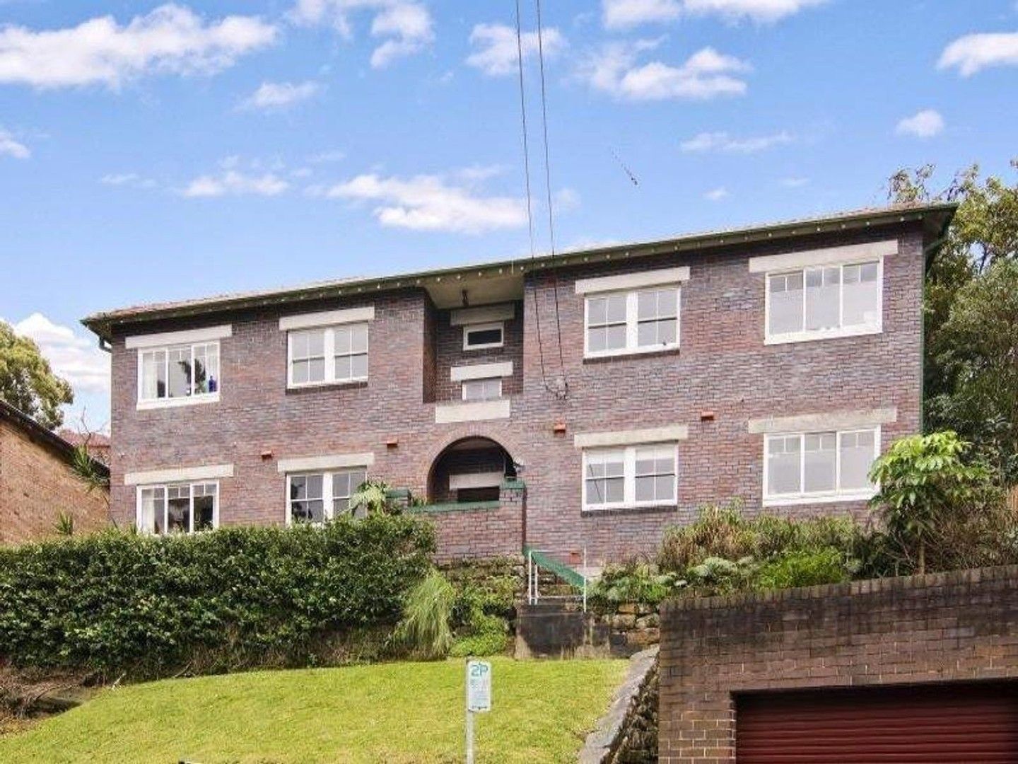 2 bedrooms Apartment / Unit / Flat in 2/46 Waiwera Street MCMAHONS POINT NSW, 2060