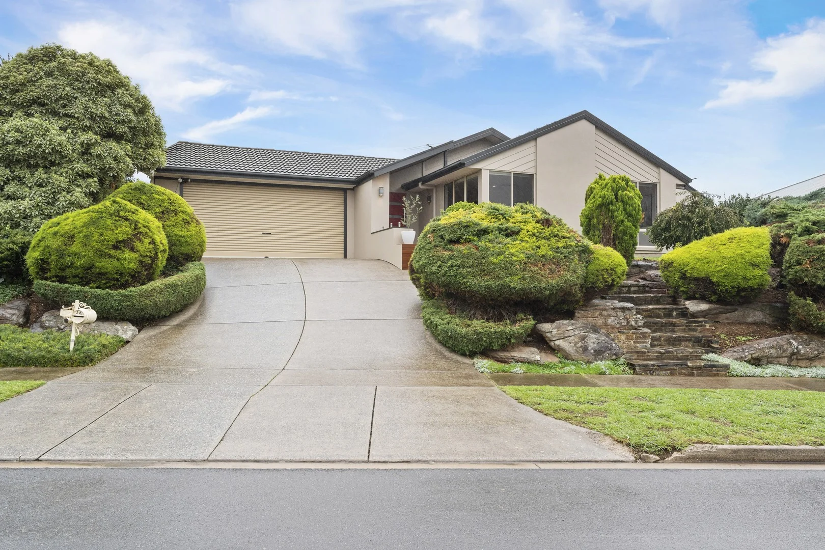 28 Antonia Circuit, Hallett Cove SA 5158