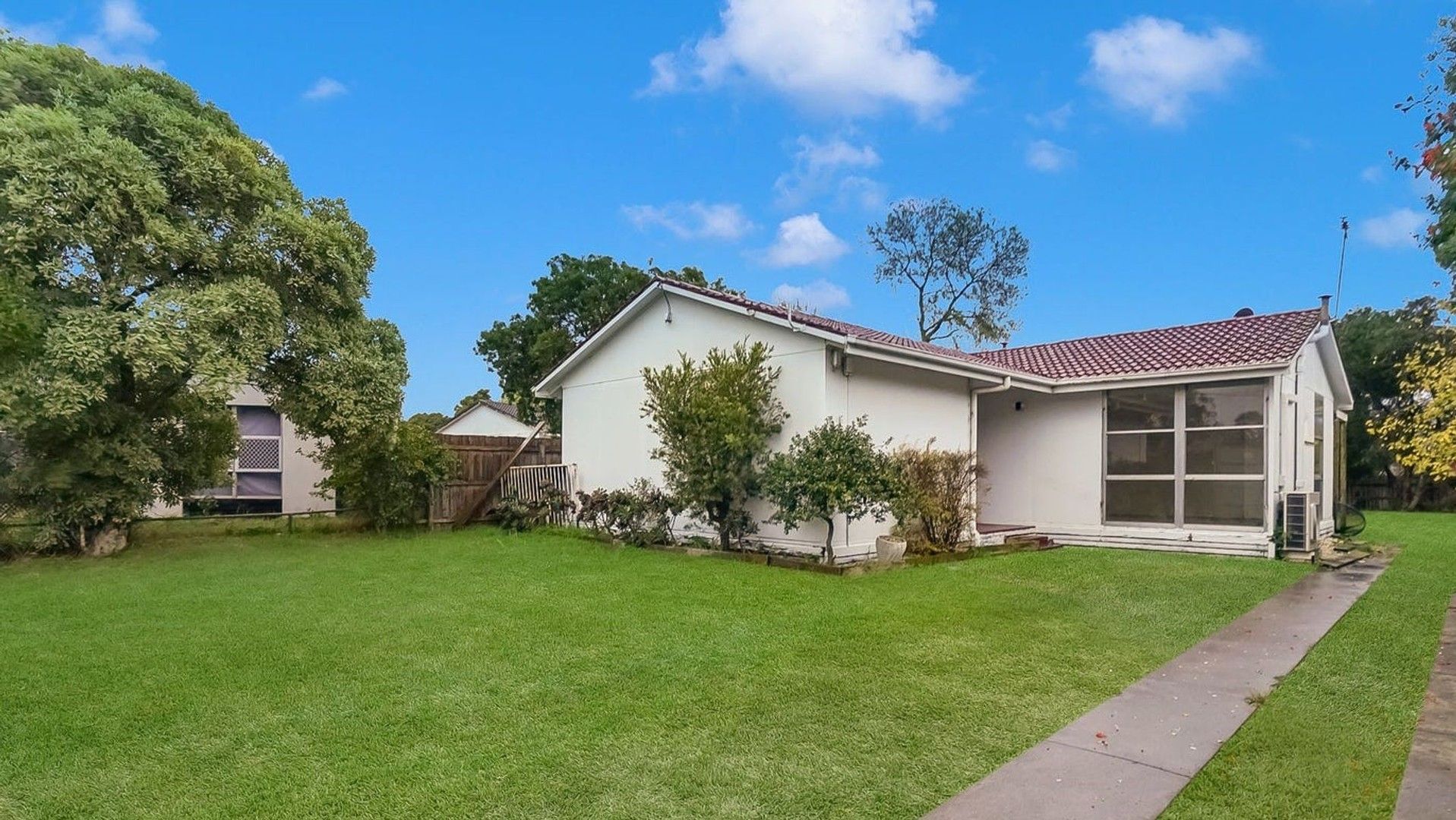 3 bedrooms House in 1 Muirhead Crescent WERRIBEE VIC, 3030