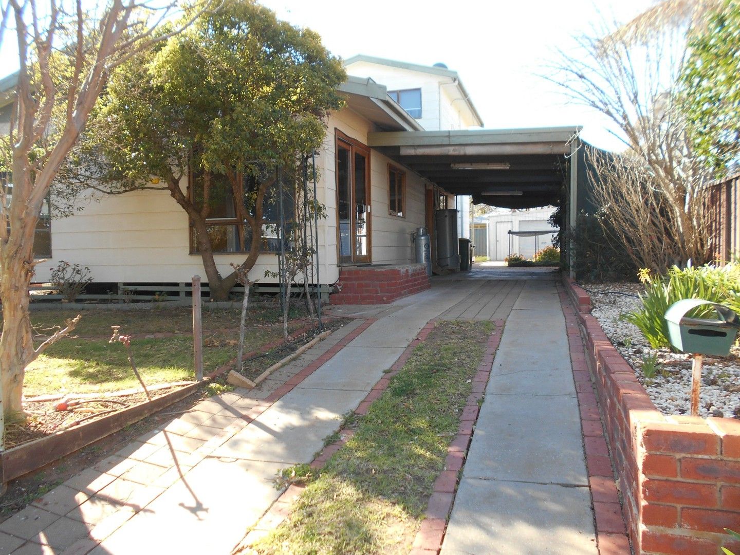12 Donnington Street, Swan Hill Property History & Address Research