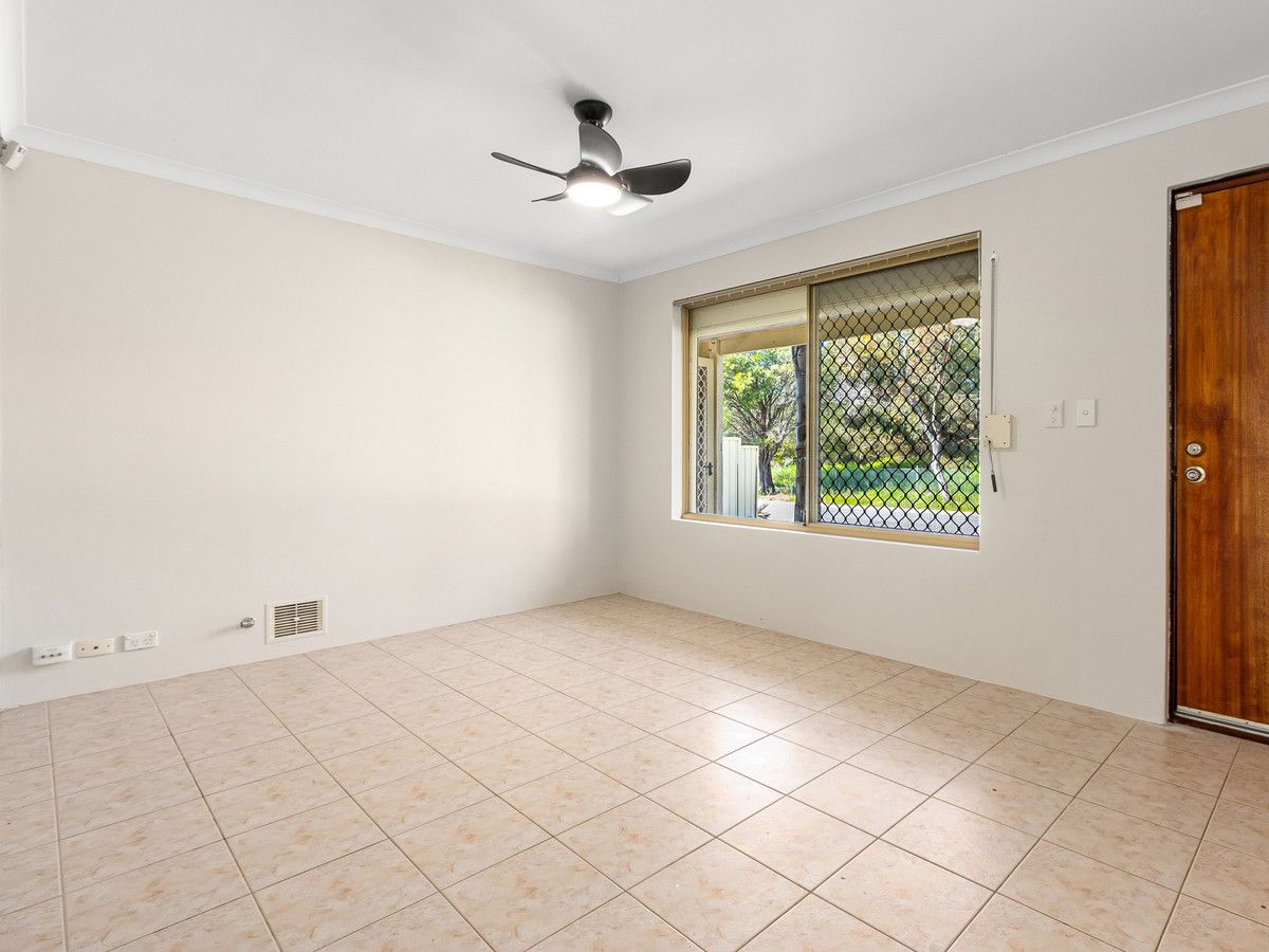 16 Pallarup Grove, Waikiki WA 6169, Image 2