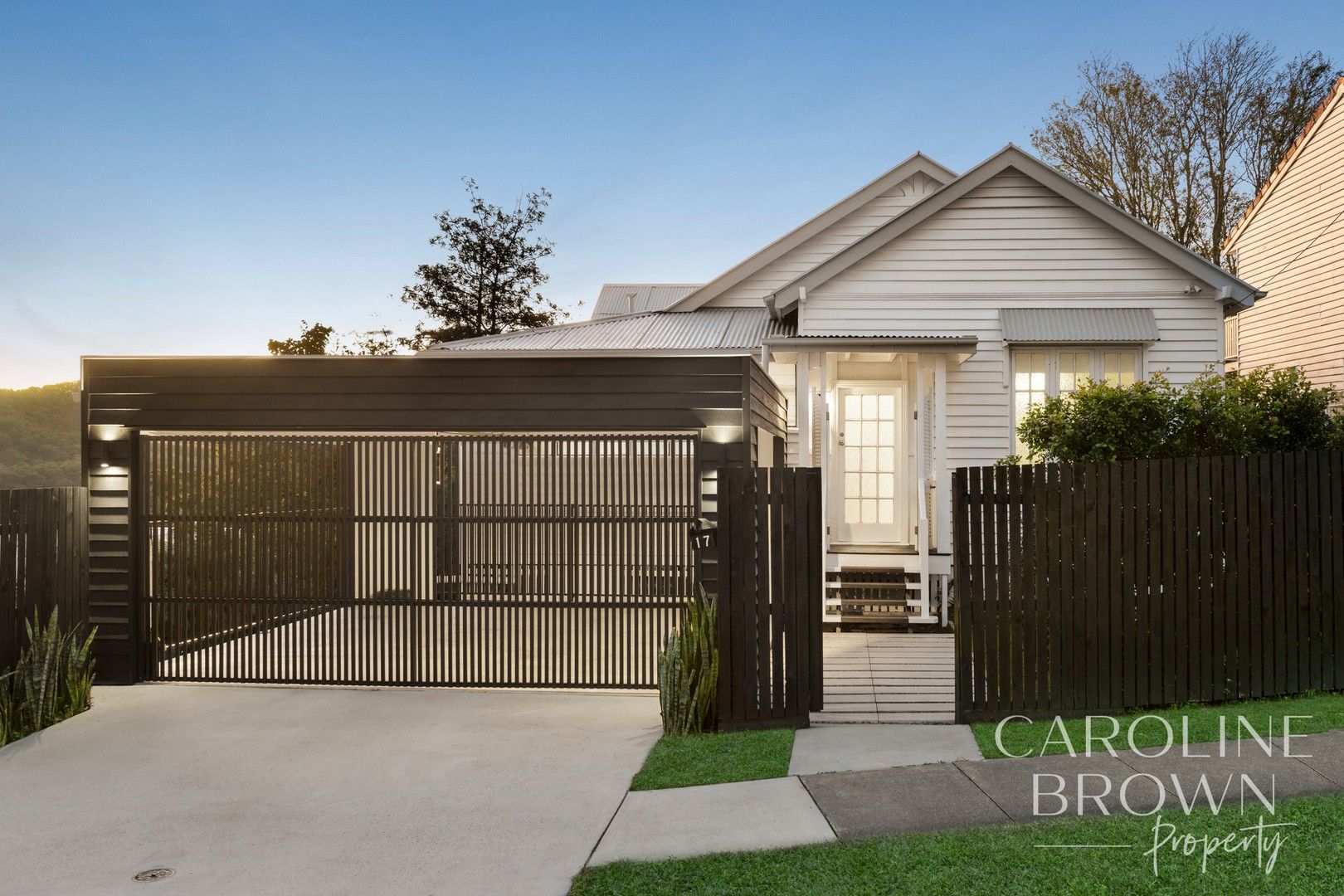 4 bedrooms House in 17 Simpsons Road BARDON QLD, 4065