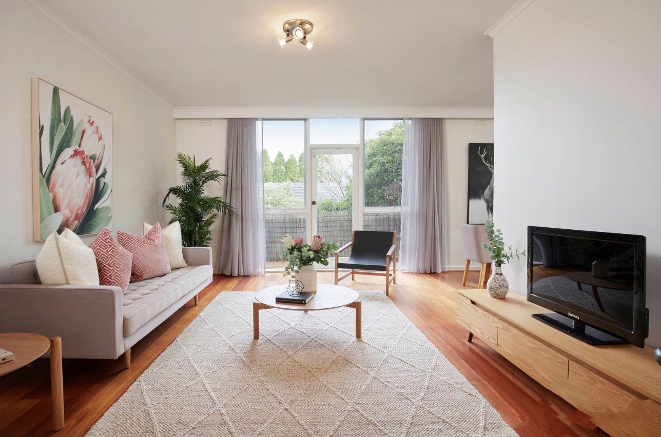2 bedrooms Apartment / Unit / Flat in 9/15 Dickens Street ELWOOD VIC, 3184