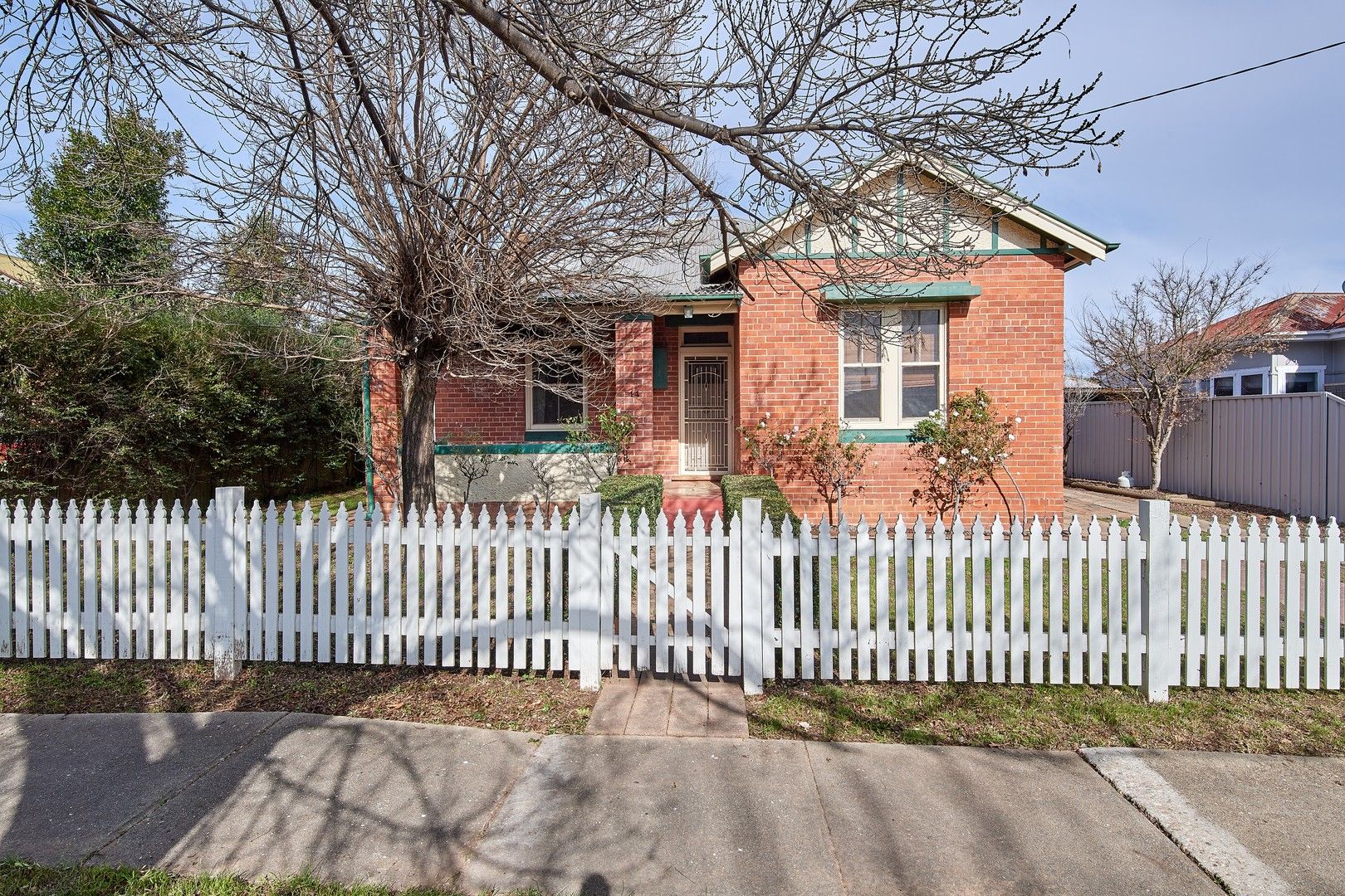 3 bedrooms House in 44 Meurant Avenue WAGGA WAGGA NSW, 2650