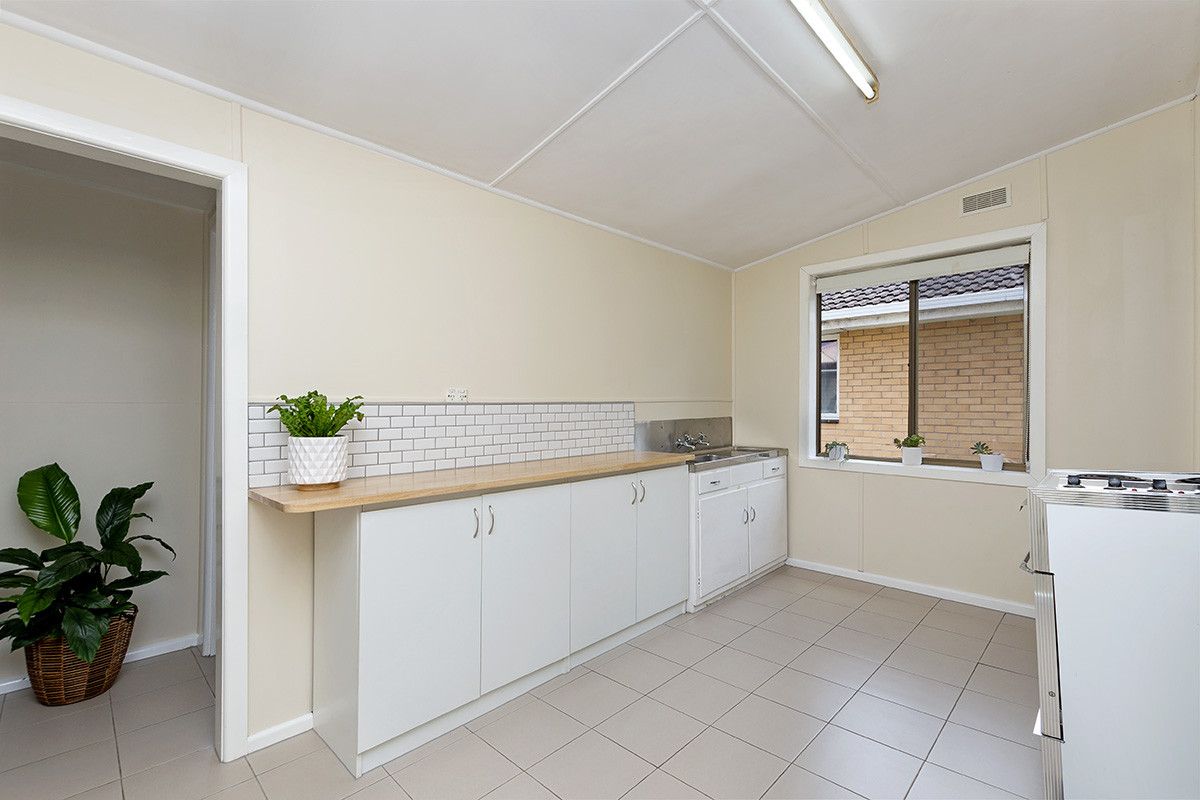 24 Goldsmith Street, Hamilton VIC 3300, Image 2