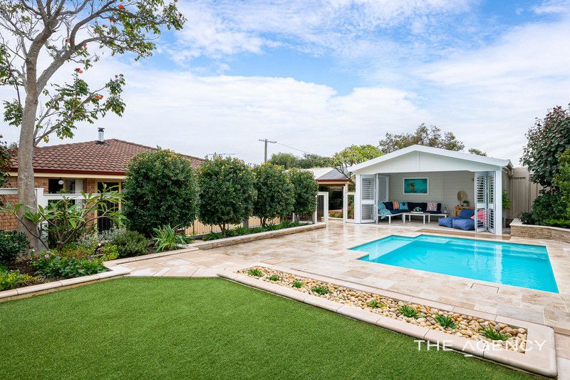 4 bedrooms House in 18 Lowes Way PADBURY WA, 6025