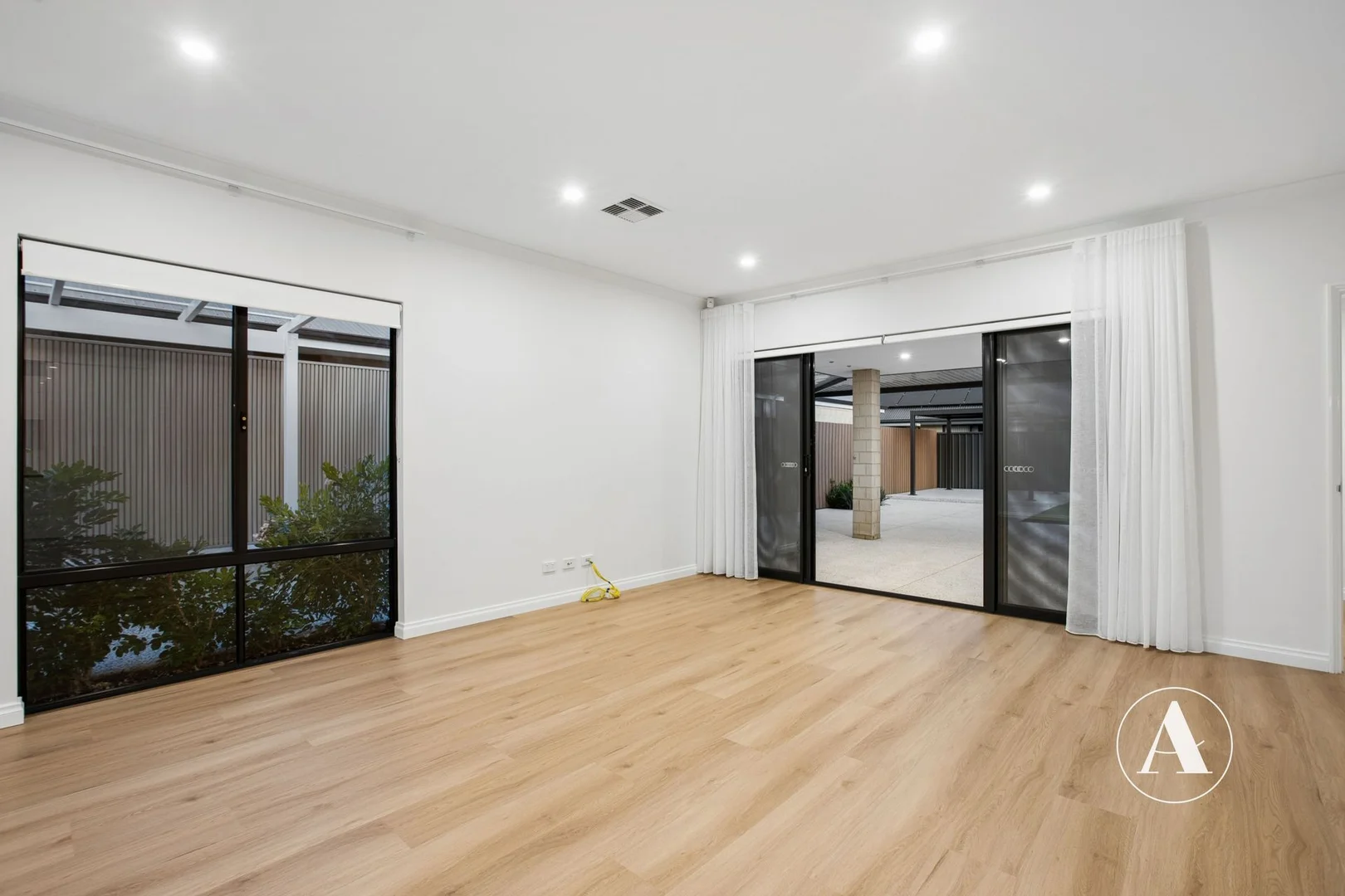 Additional image 12 of 4 Oaklawn Street, Hilbert WA 6112