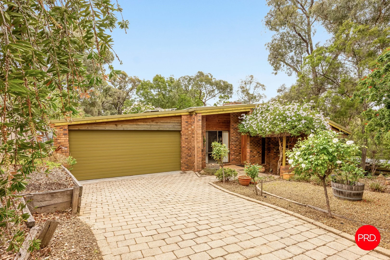 8 Carey Court, Spring Gully VIC 3550