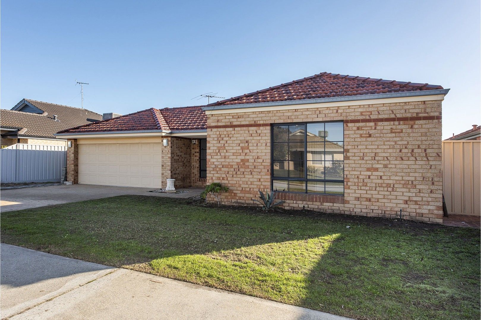 4 bedrooms House in 38 Seawind Drive ROCKINGHAM WA, 6168