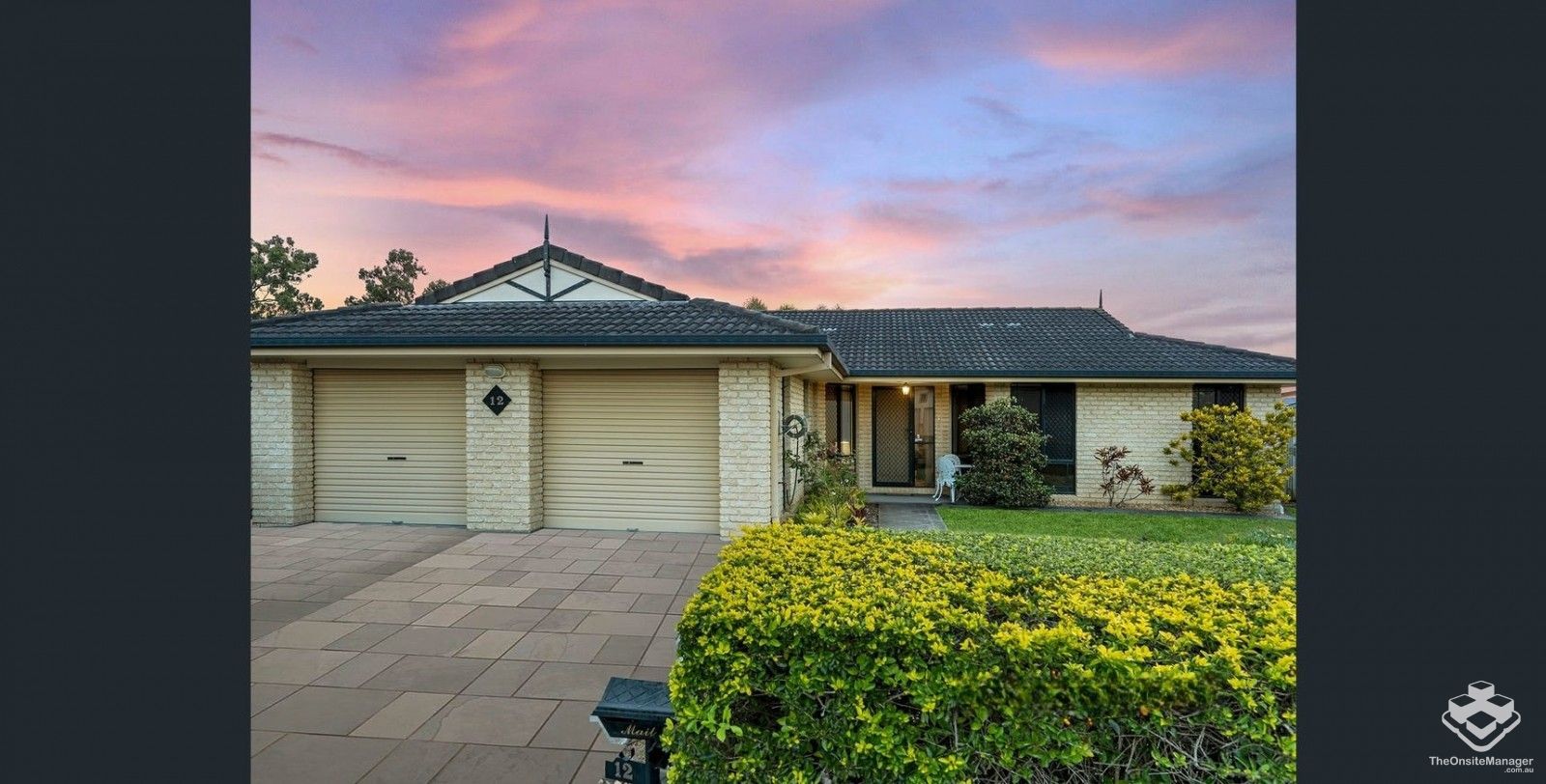 4 bedrooms House in  PARKINSON QLD, 4115