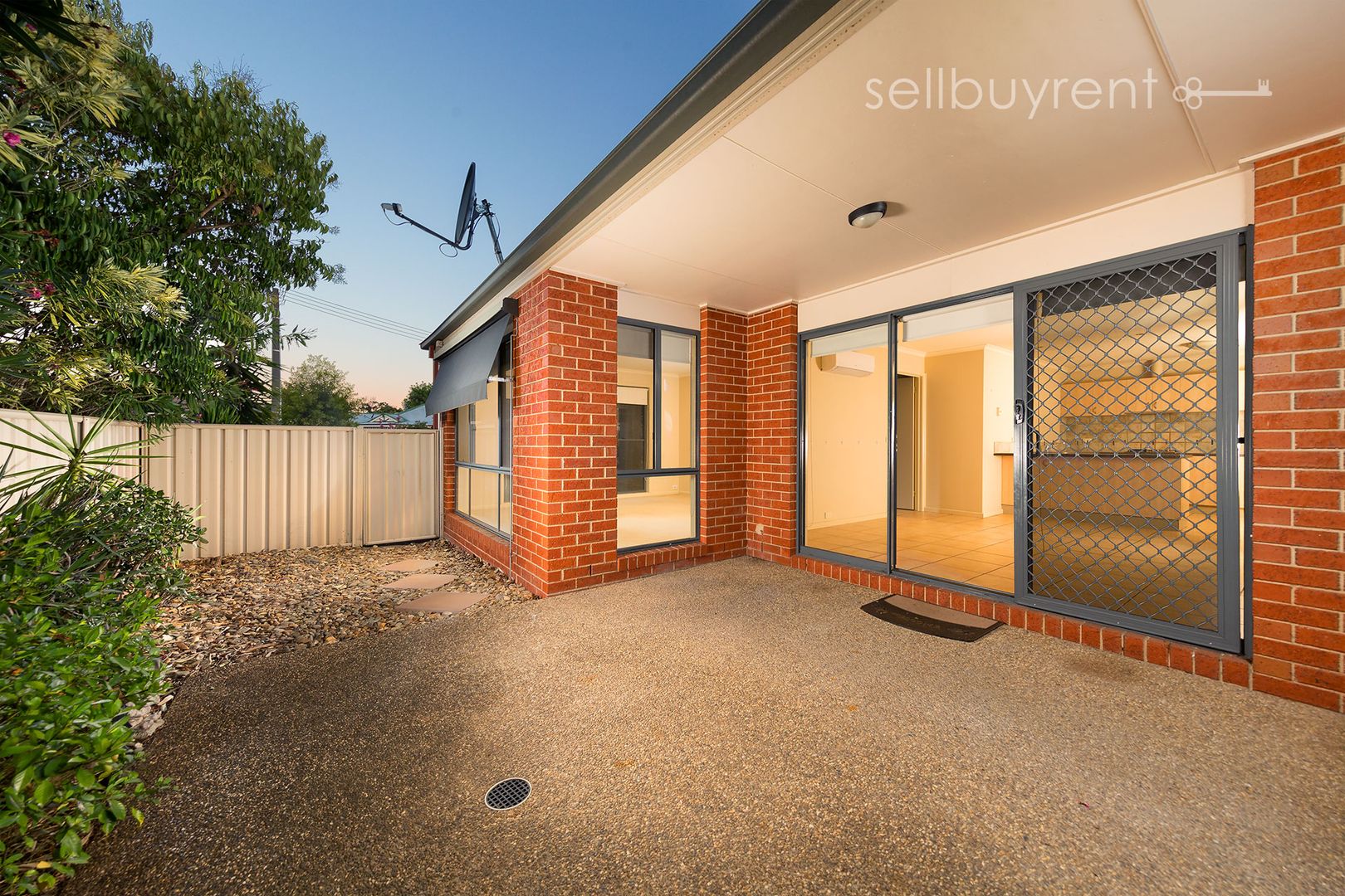 33 CUMMINGS STREET, Wodonga VIC 3690, Image 1