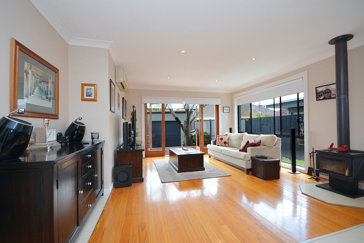 5B White Court, Meadow Heights VIC 3048, Image 2