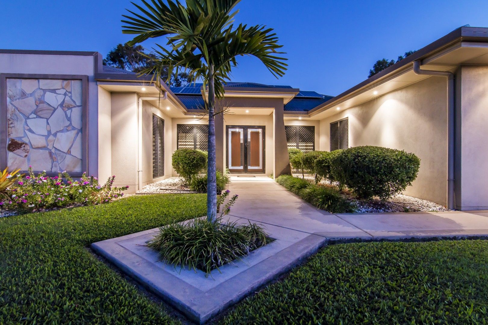 5 bedrooms House in 65 Victor Ave GLENELLA QLD, 4740