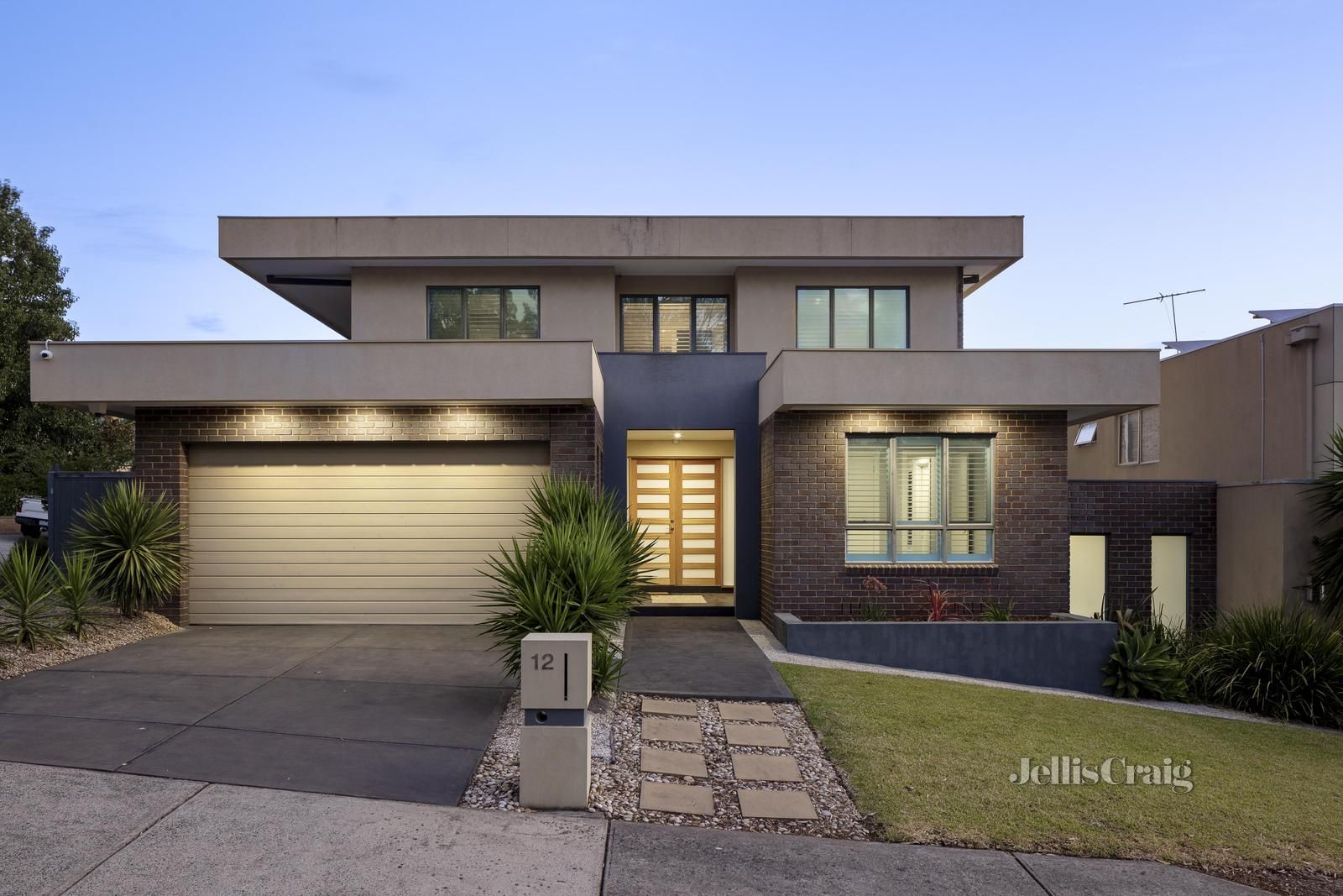 4 bedrooms House in 12 Delatite Court YALLAMBIE VIC, 3085