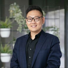 Andy Siaw Chun Feng, Sales representative