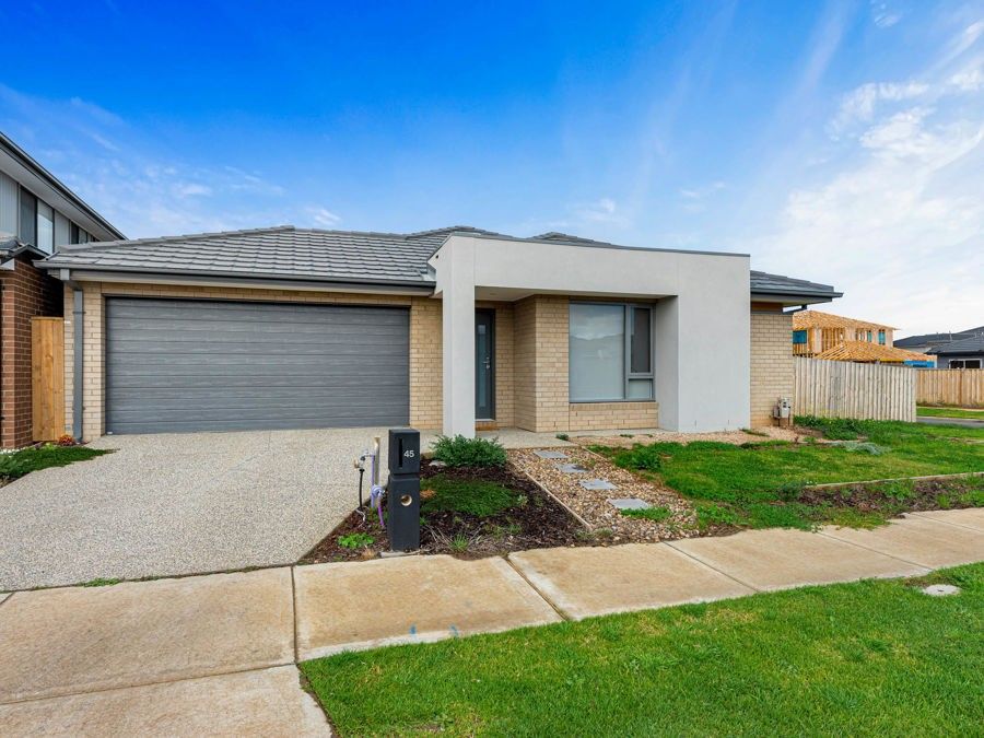 4 bedrooms House in 45 Ruthven Way MAMBOURIN VIC, 3024