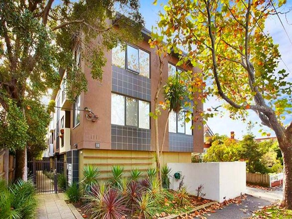 2/12 Selwyn Avenue, Elwood VIC 3184