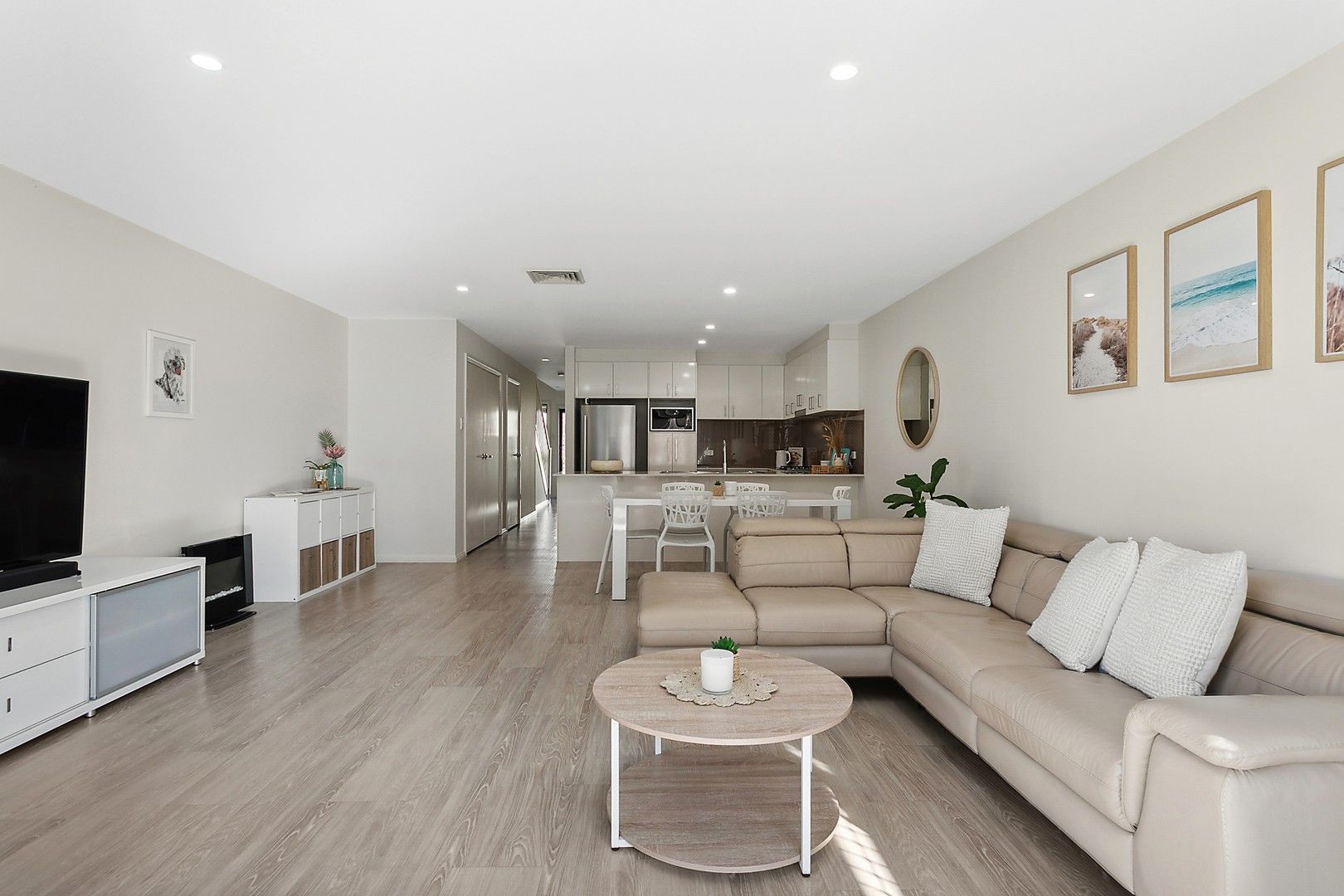 3 bedrooms Townhouse in 3/17 Natasha Place WOONGARRAH NSW, 2259