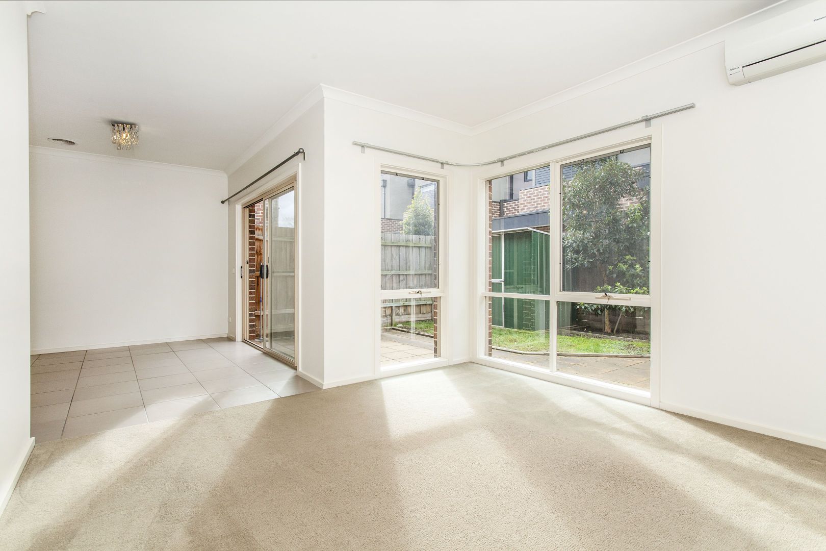 4/10 Alwyn Street, Bayswater VIC 3153, Image 2