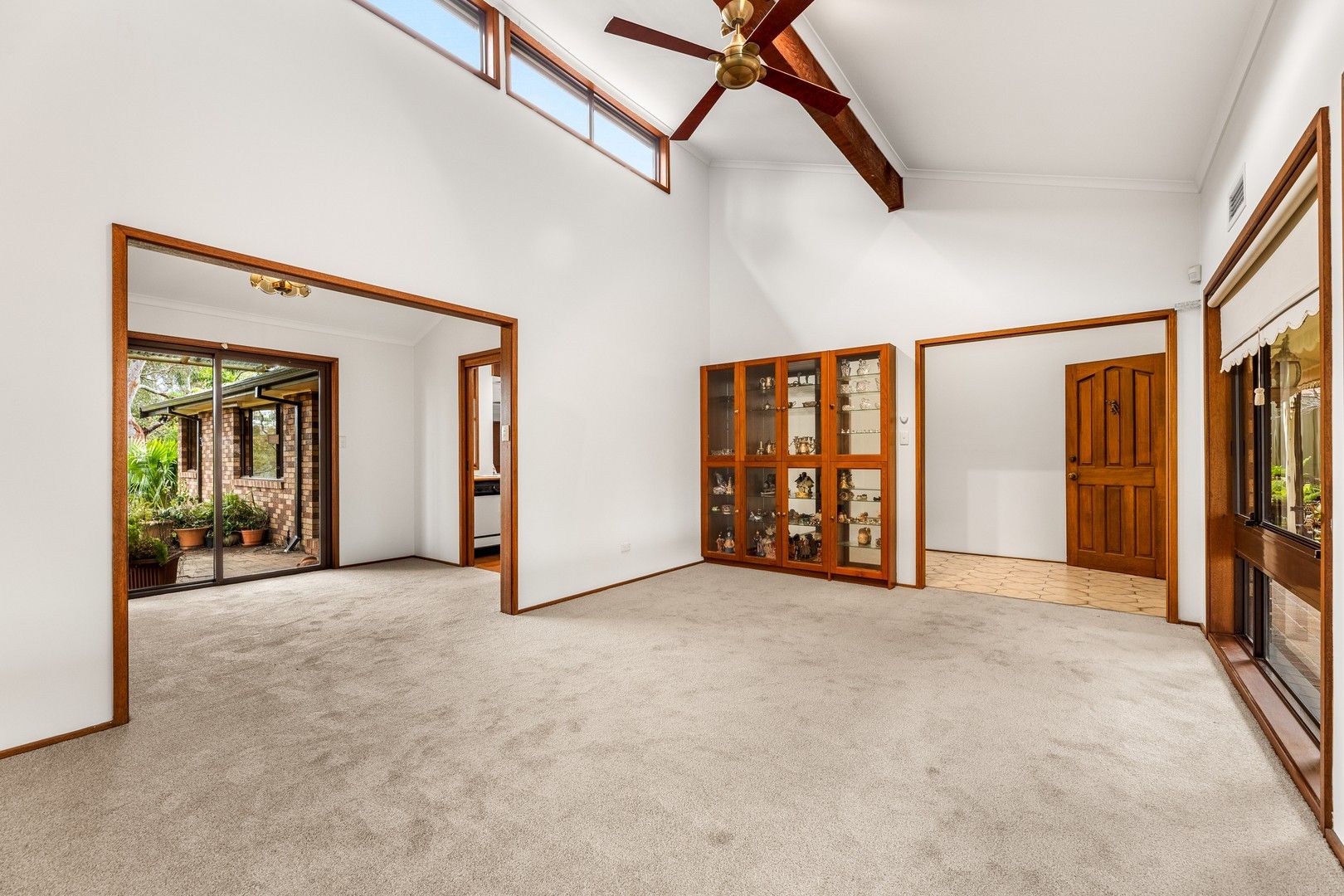 4 bedrooms House in 24 Walsh Close ILLAWONG NSW, 2234