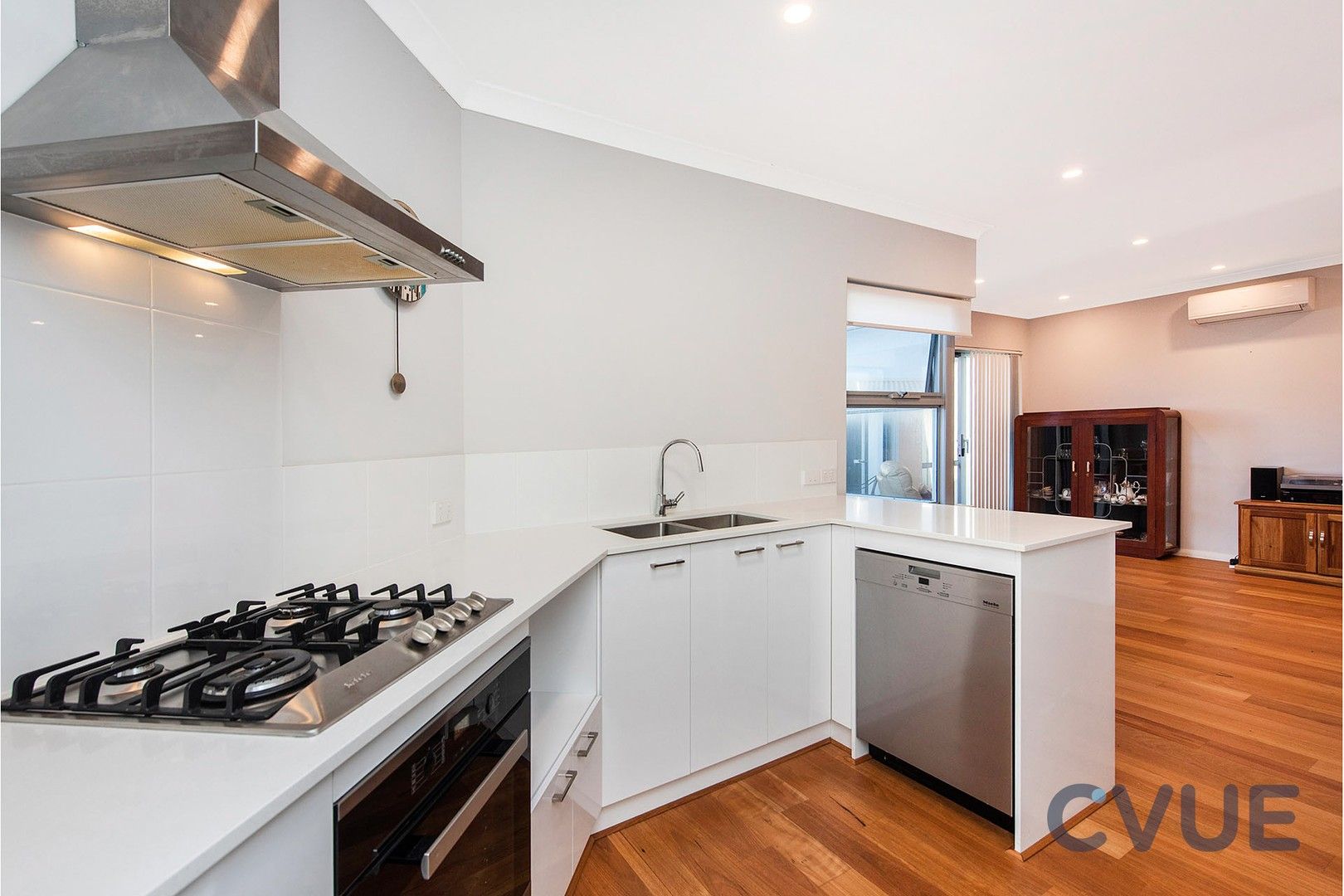 3 bedrooms House in 19 Ozone Pde TRIGG WA, 6029