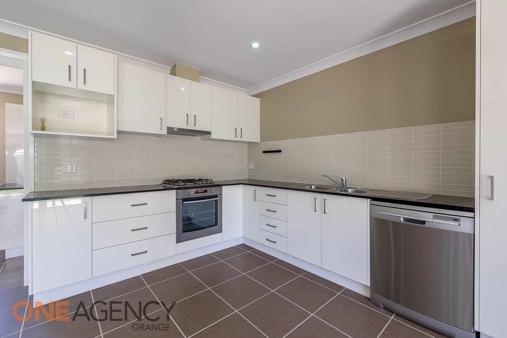 1/24 Wakeford Street, Orange NSW 2800, Image 2