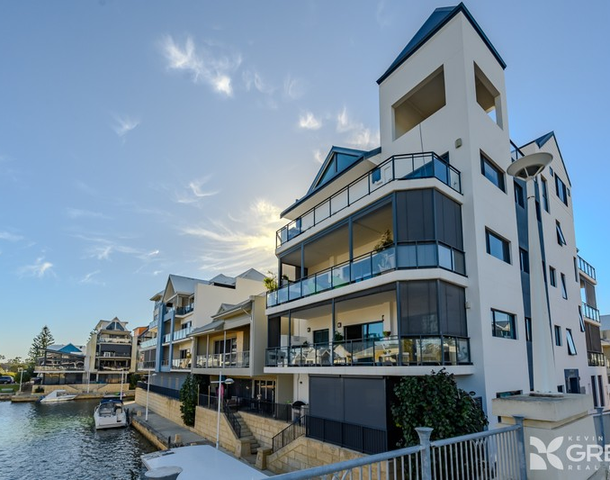 4/1 Florian Mews, Mandurah WA 6210