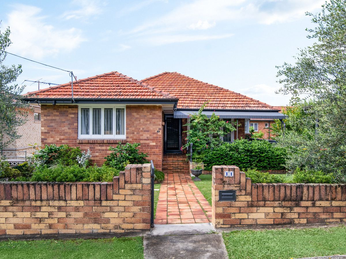 2 bedrooms House in 11 Dorinda Street GREENSLOPES QLD, 4120