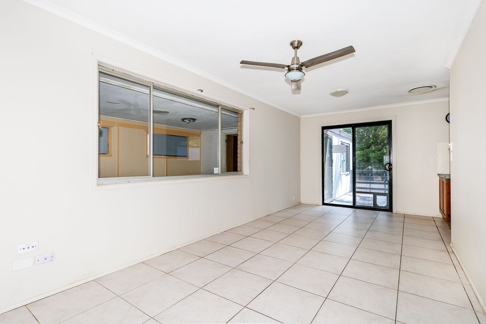 16 Quarrian Crescent, Beenleigh QLD 4207, Image 2
