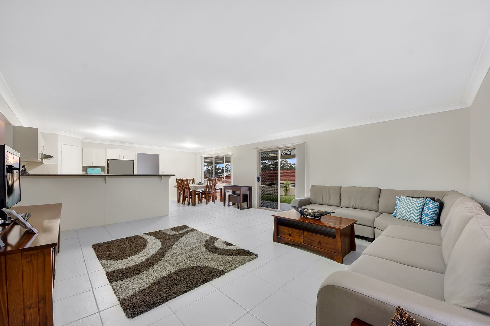 11 St Mark Close, Blair Athol NSW 2560, Image 2