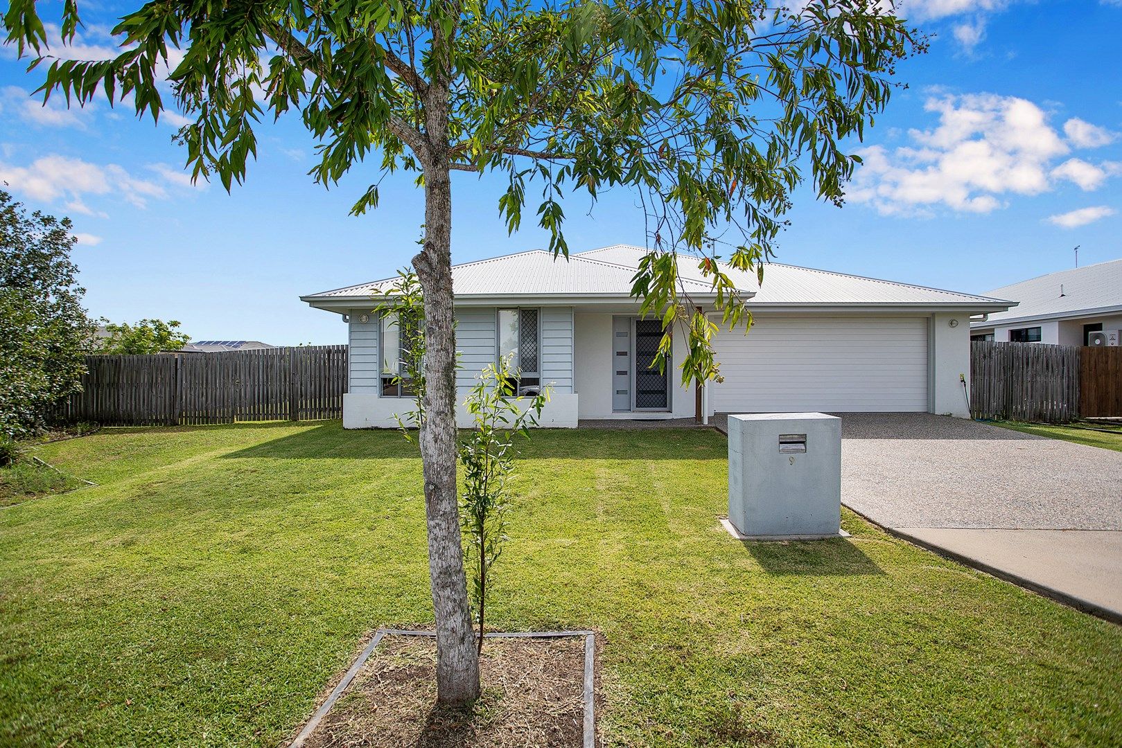 4 bedrooms House in 9 Goldwyn Close BAKERS CREEK QLD, 4740