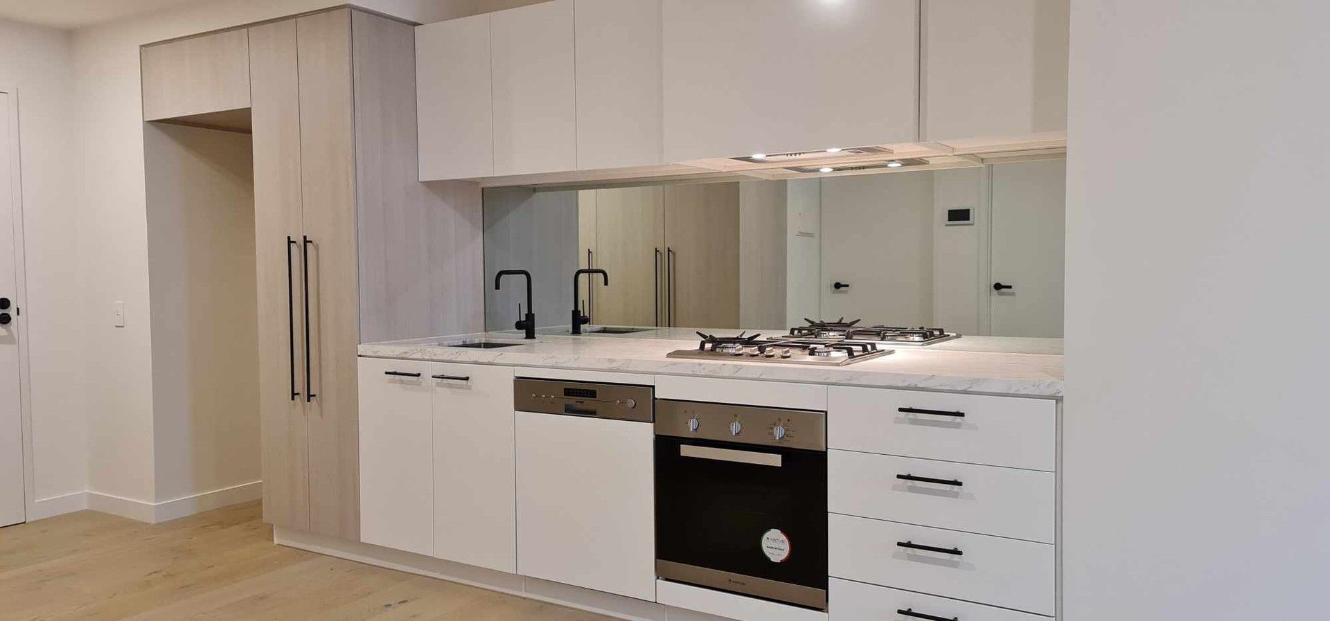 3 bedrooms Apartment / Unit / Flat in 304/864 Blackburn Road CLAYTON VIC, 3168