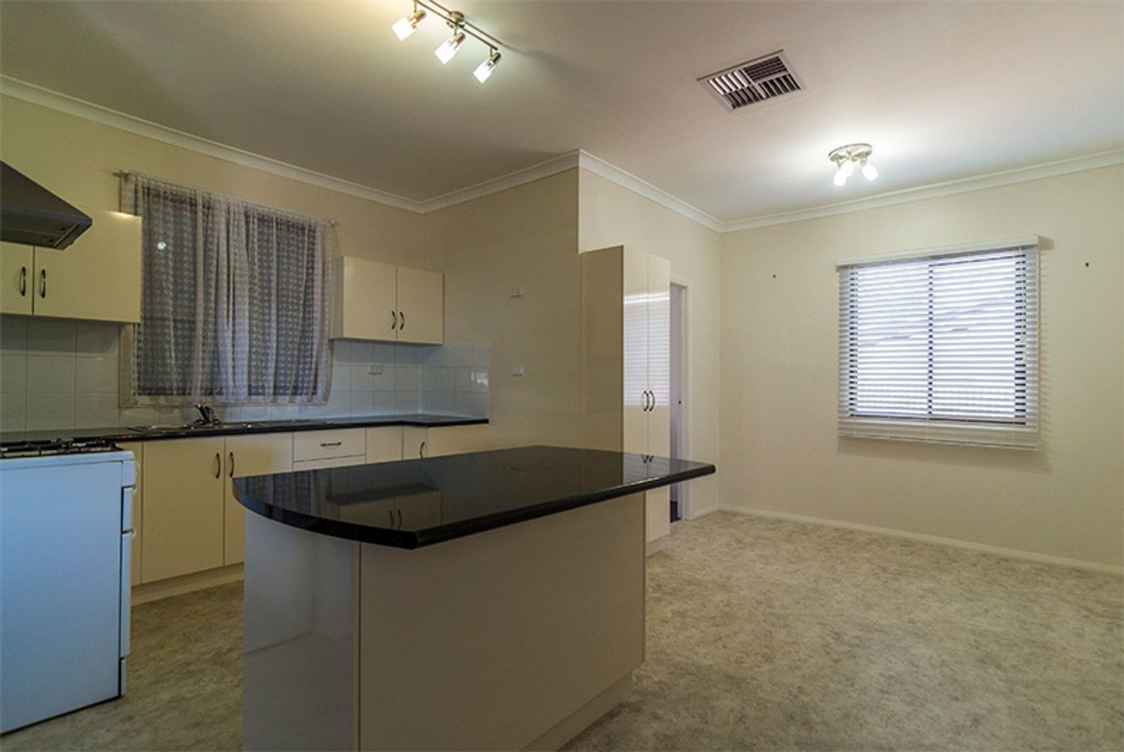 2 bedrooms House in 80 Shaw Street COOLGARDIE WA, 6429