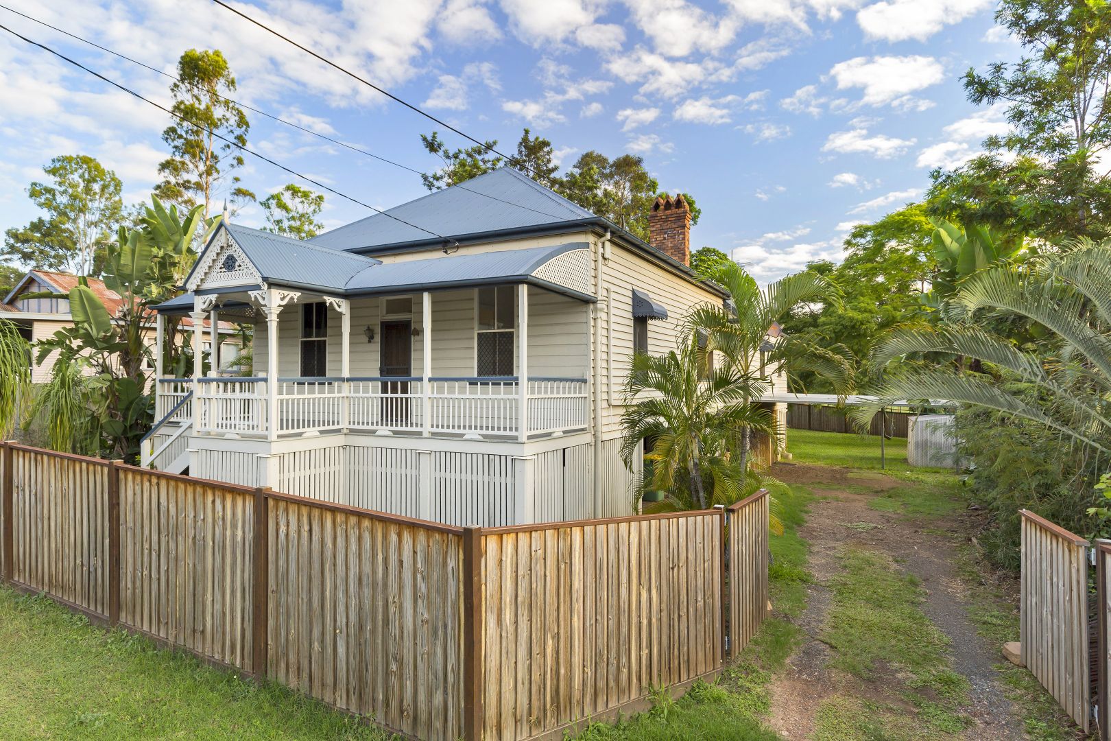 15 Thomas Street, Blackstone QLD 4304