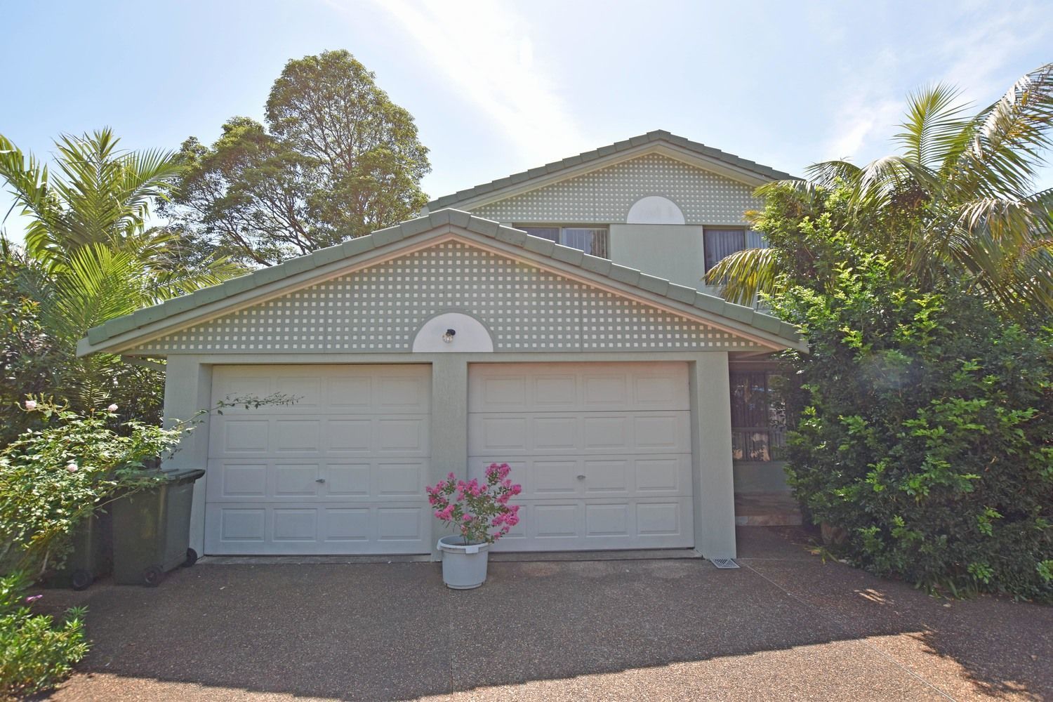 3 bedrooms Townhouse in Unit 5/1649 Ocean Dr LAKE CATHIE NSW, 2445