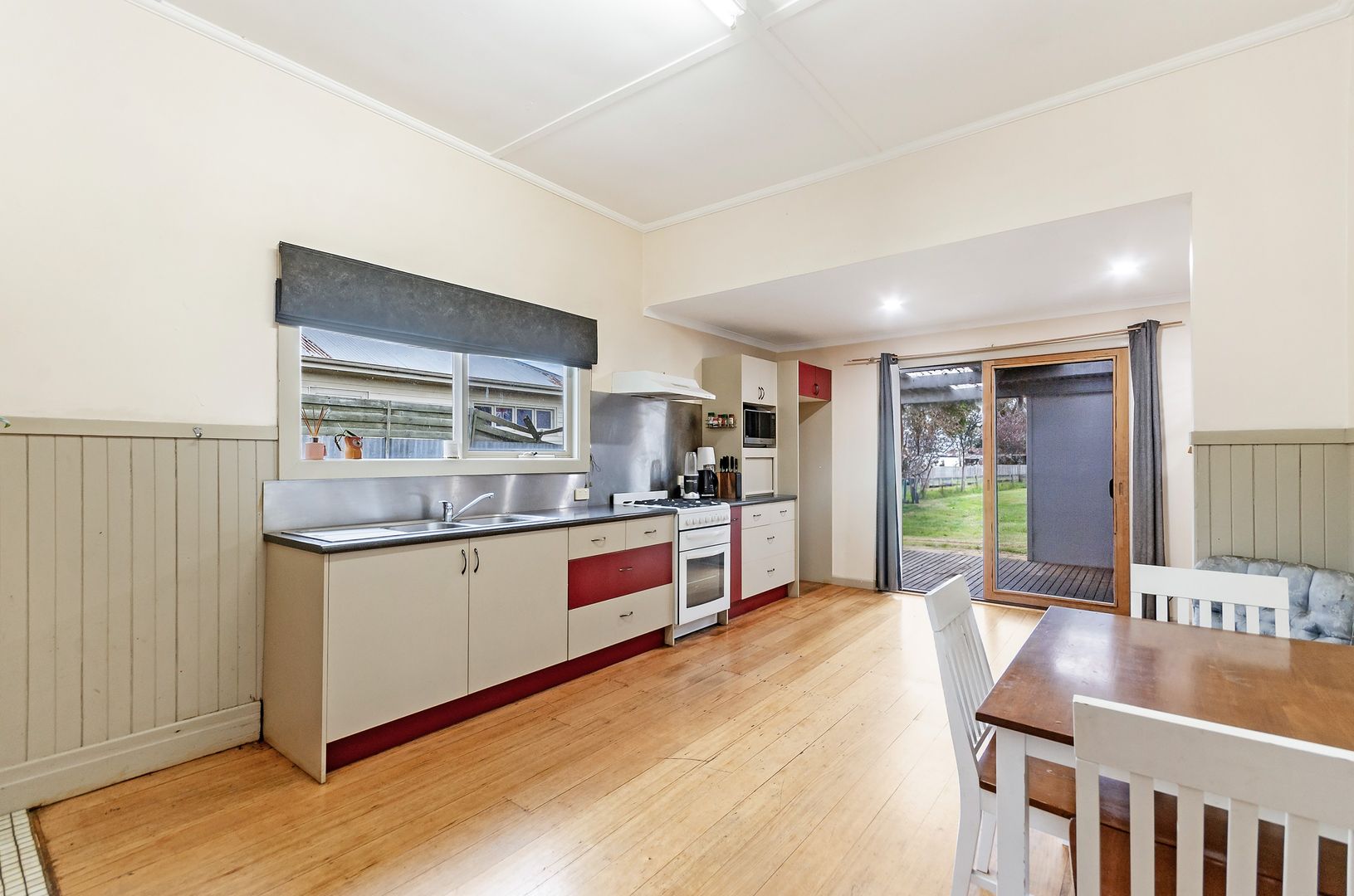 94 Officer Street, Mortlake VIC 3272, Image 2