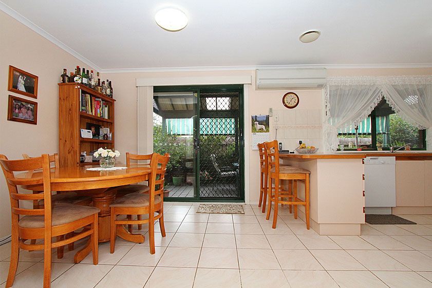 2/11 Bradley Drive, MILL PARK VIC 3082, Image 2