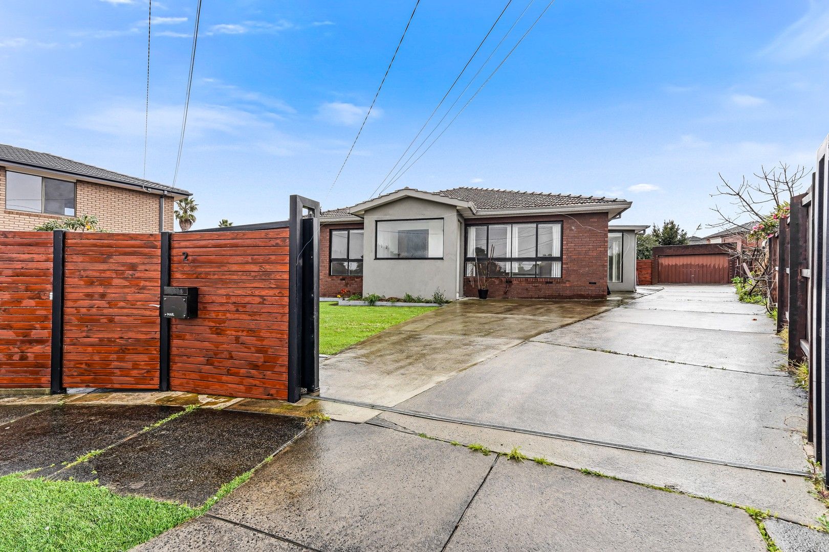 3 bedrooms House in 2 Eden Close MULGRAVE VIC, 3170