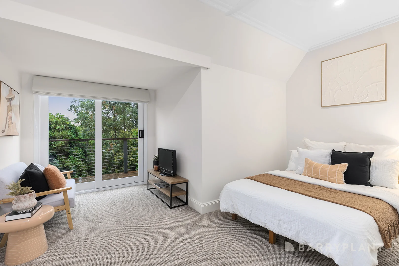 Additional image 9 of 16 Parry Drive, Mooroolbark VIC 3138