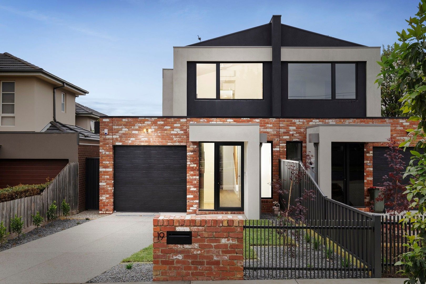 4 bedrooms House in 19 Creswell Avenue AIRPORT WEST VIC, 3042