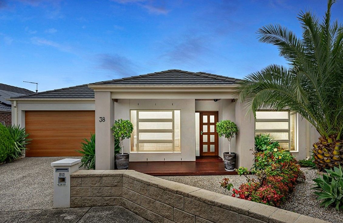 4 bedrooms House in 38 Silverstone Circuit WOLLERT VIC, 3750