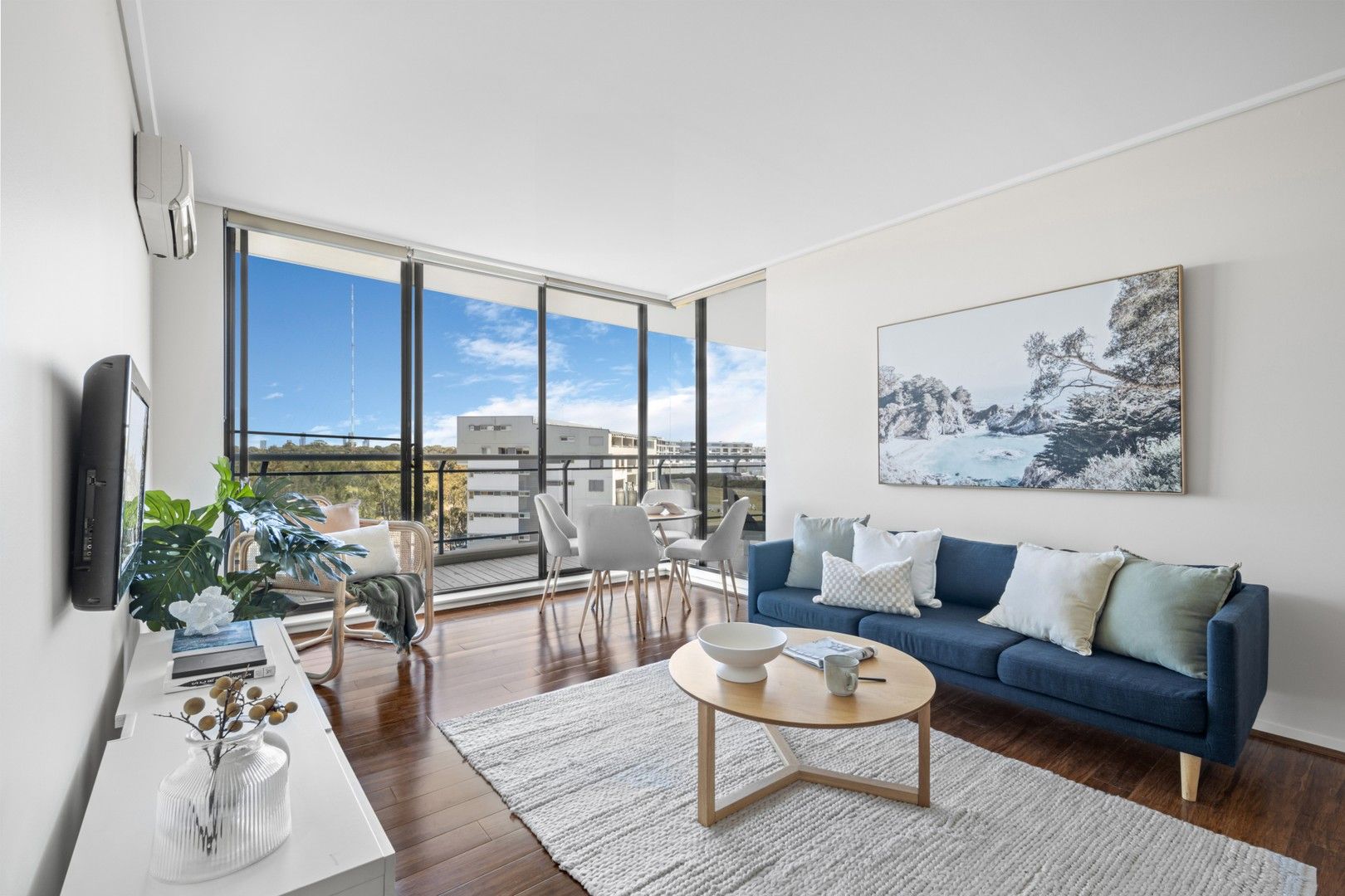 2 bedrooms Apartment / Unit / Flat in 96/27 Bennelong Parkway WENTWORTH POINT NSW, 2127
