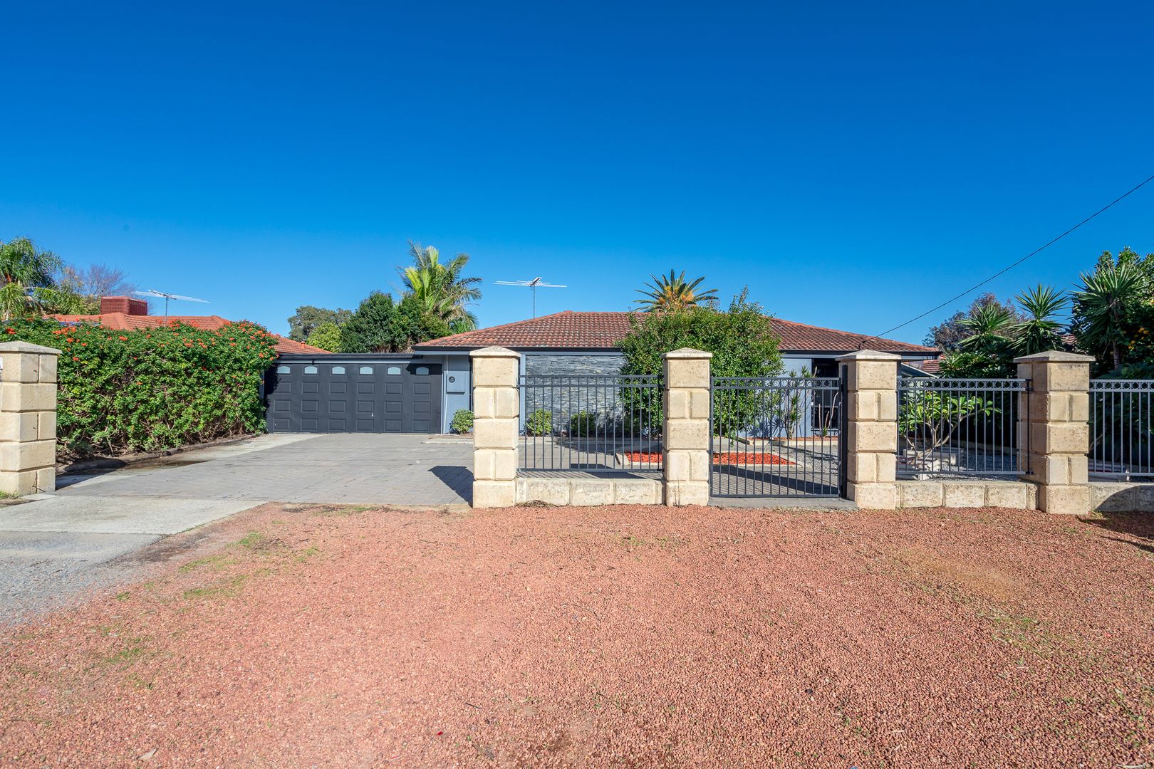 16 Tomlinson Place, Armadale WA 6112, Image 2