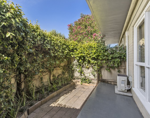 2/29 Schutt Street, Newport VIC 3015